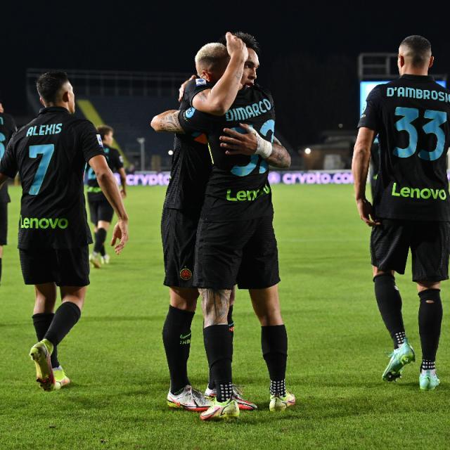 世界杯直播app下载入口-国际米兰完胜反弹，“后点之王”进球+抢险+造争议