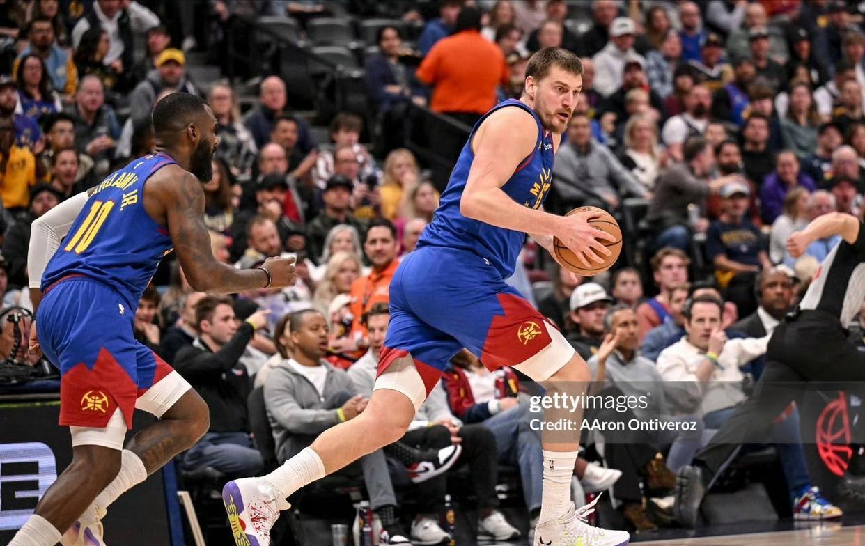 世界杯比赛在线观看app-火箭36分惨败！一场耻辱的失利，杜兰特仅10分，约基奇划水轰三双