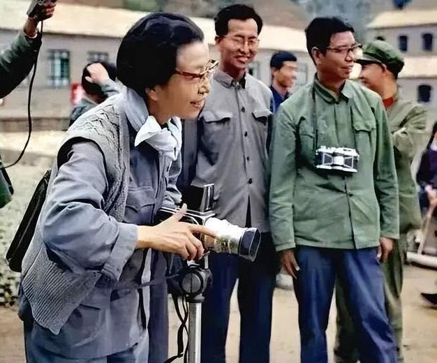 世界杯直播app下载入口-1956年，江青赴苏联治病，向接诊的医生坦言：我和毛泽东同志是政治夫妻